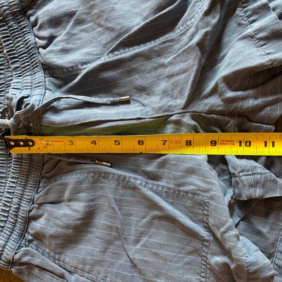 Banana Republic Women's Light Blue Shorts with drawstring size XS - Picture 7 of 8